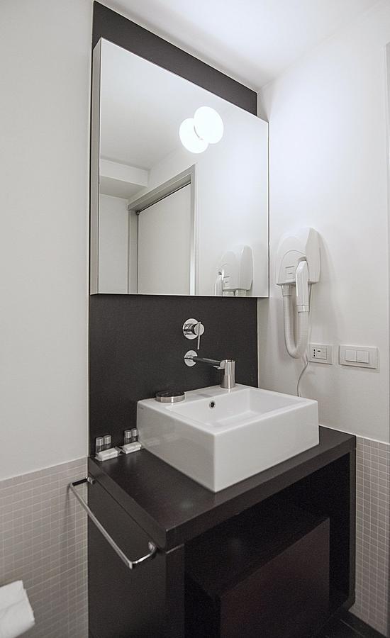 BB Hotels Aparthotel Desuite Milano Eksteriør billede
